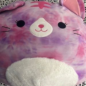 Huge squish mallow